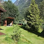 4 Person In Oldedalen-by Traum * Briksdalsbre