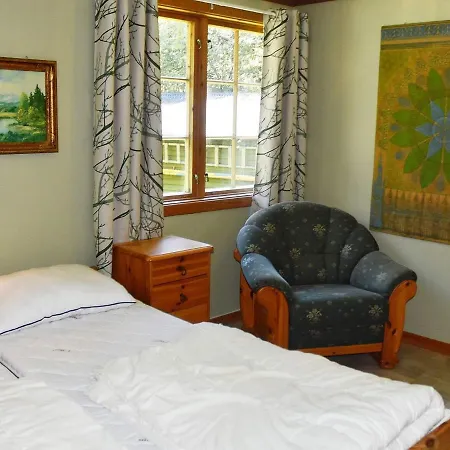 4 Person In Oldedalen-by Traum