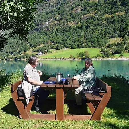 4 Person In Oldedalen-by Traum * Briksdalsbre