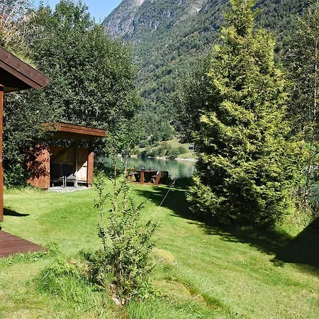 4 Person In Oldedalen-by Traum