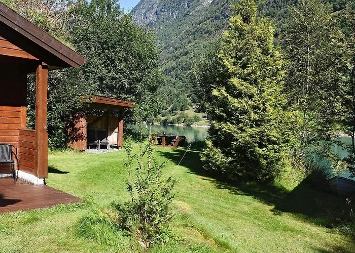 4 Person In Oldedalen-by Traum * Briksdalsbre