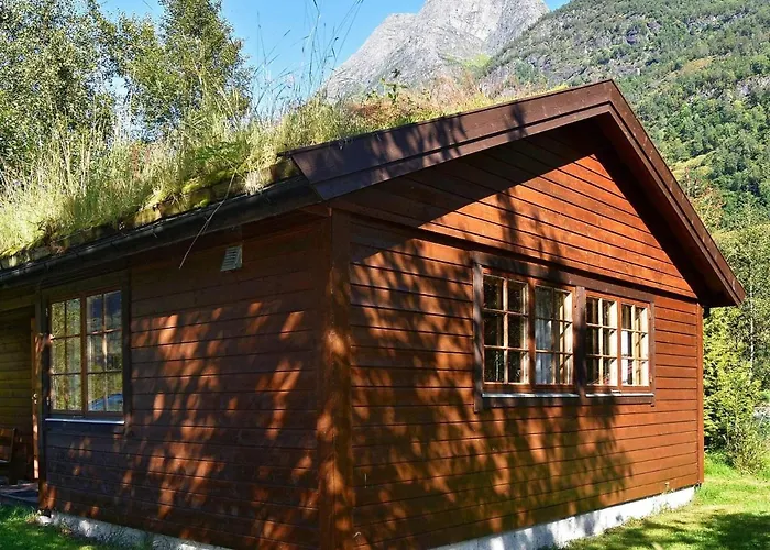 4 Person In Oldedalen-by Traum Briksdalsbre